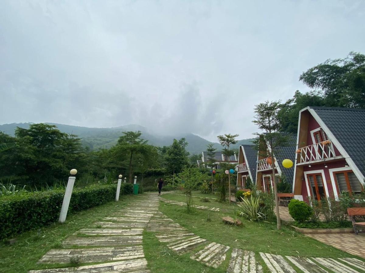 Furano Garden Home Hoa Binh - Venuestay Zewnętrze zdjęcie